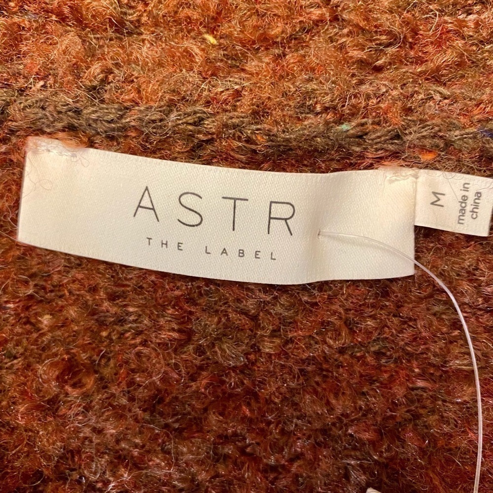 ASTR Women’s Pullover Sweater - Picture 8 of 9